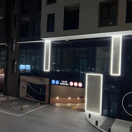 Luxury King Size Bed アパート サラエヴォ